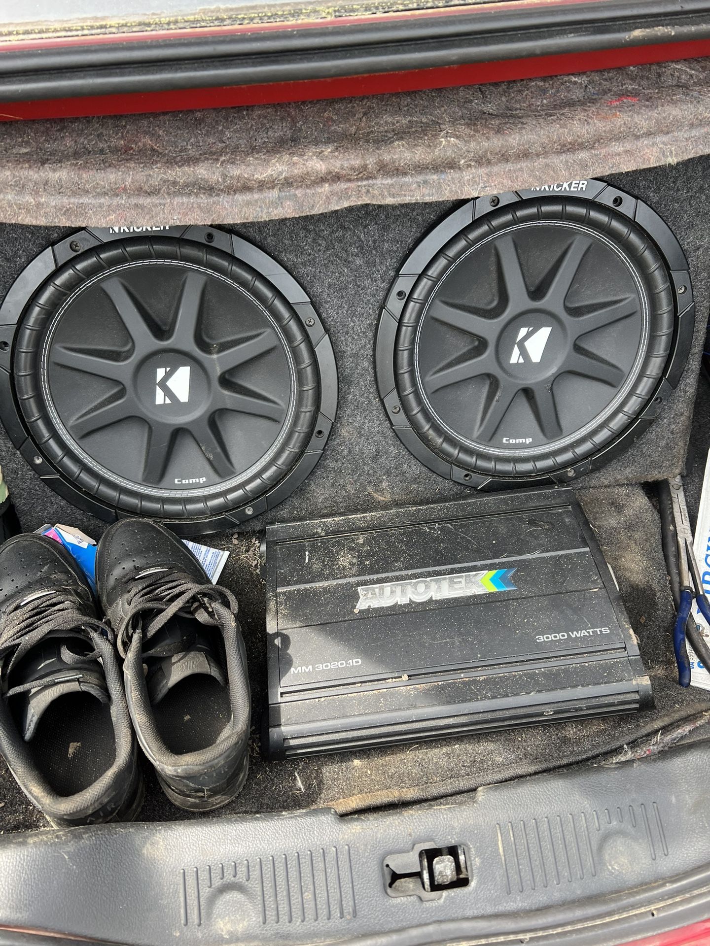 12s Kicker Subs Comp And 5000 Watt Amp