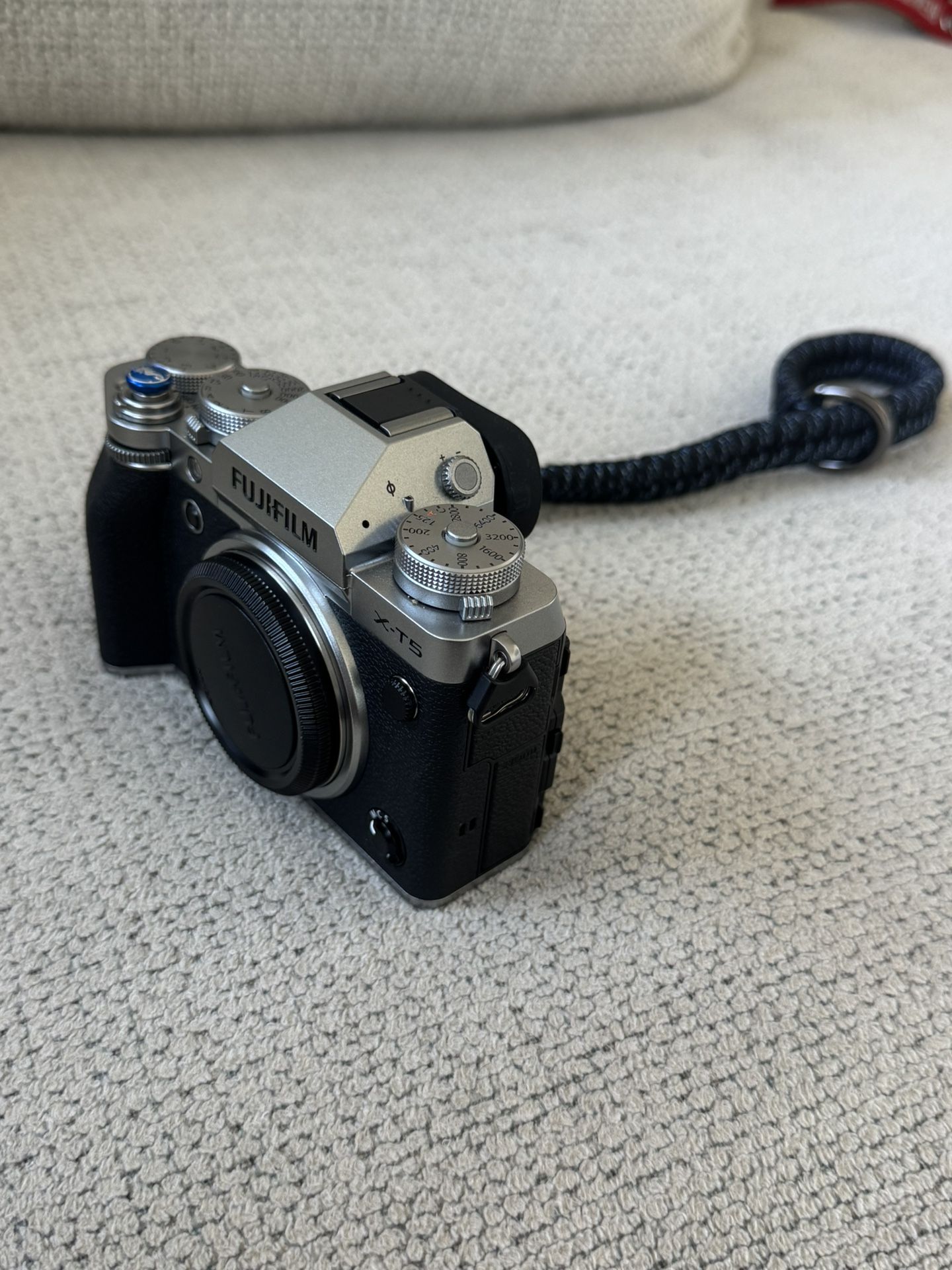 Fujifilm X-T5 Mirrorless Camera Silver (Slightly Used)