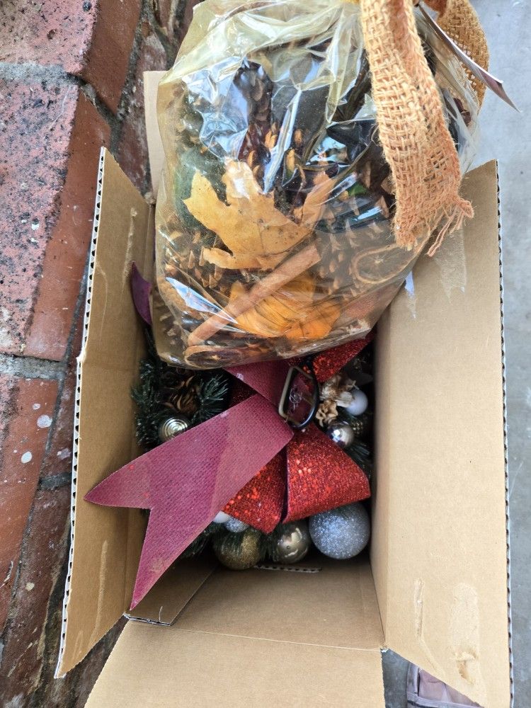 Free Christmas Thanksgiving Decor
