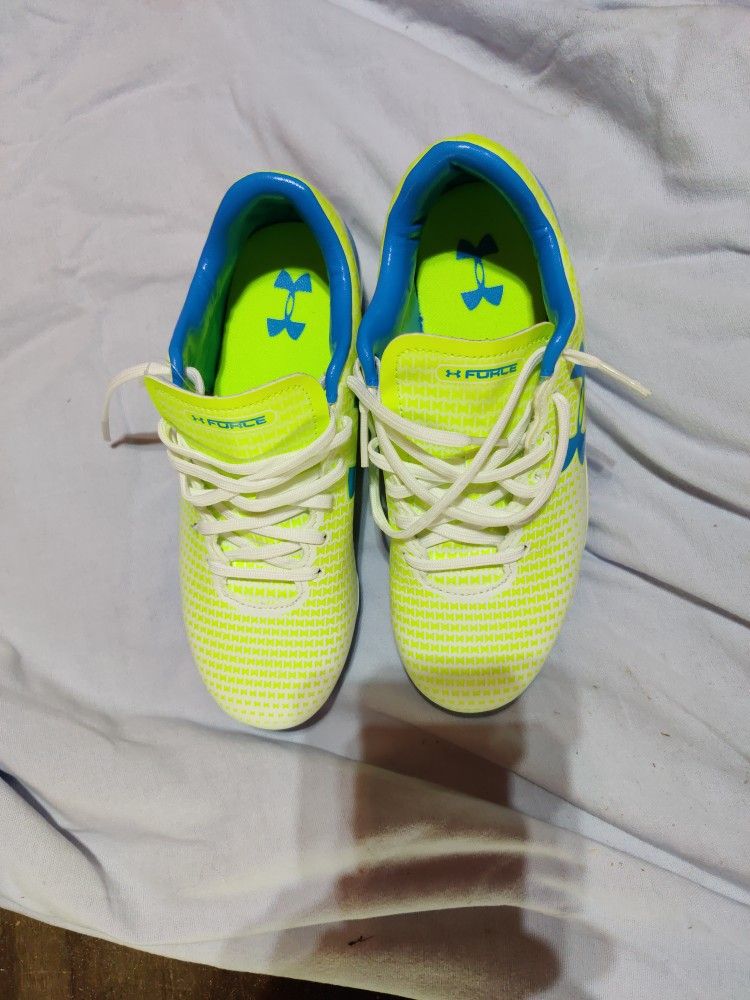 Brand New Under Armor Women's Size 6 Cleats