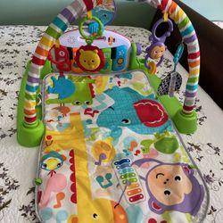 Fisher-Price Baby Playmat Deluxe Kick & Play Piano Gym Learning Toy & 2 Maracas Soft Rattles for New