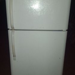 Frigidaire White Refrigerator $250.00