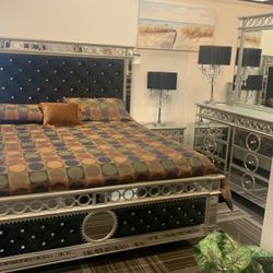 Beautiful King  Or Queen Bedroom Set