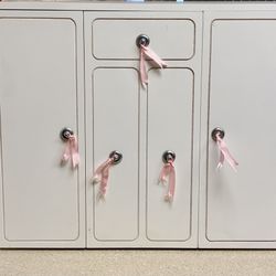 KIDS - BATTAT WOOD ARMOIRE 