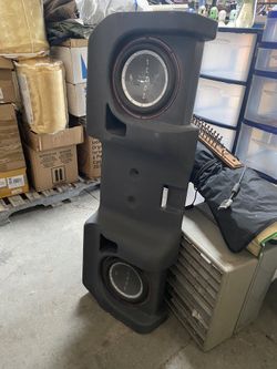 Extended Cab Pickup 10 Subwoofer Box and Speakers