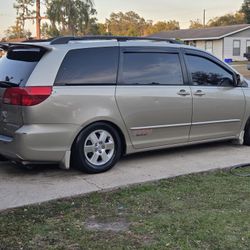 2004 Toyota Sienna