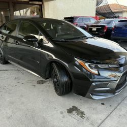 2020 toyota corolla SE 