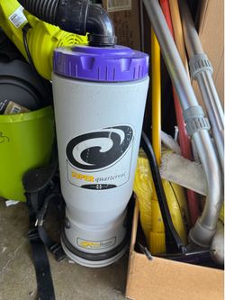 Backpack vacuum