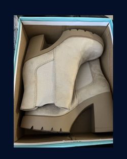 Nuede Boots