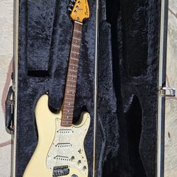 1983 FENDER SQUIER STRATOCASTER MIJ MADE IN JAPAN FIRST YEAR OLYMPIC WHITE w/ CASE ALL ORIGINAL TESTED WORKS EXCELLENT