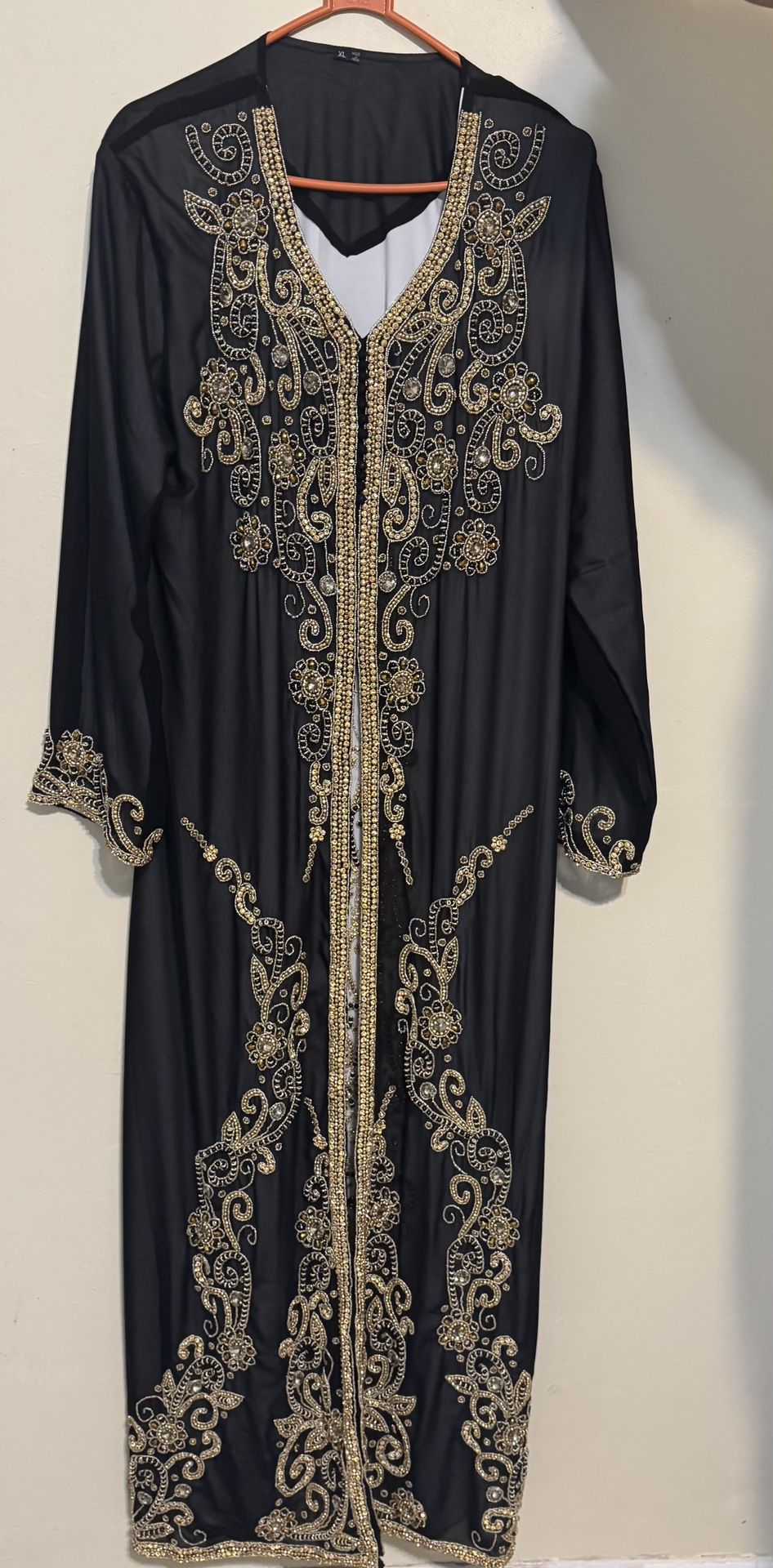 XL Authentic Black And Gold Thobe