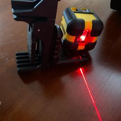 DeWalt Cross Line Laser Level