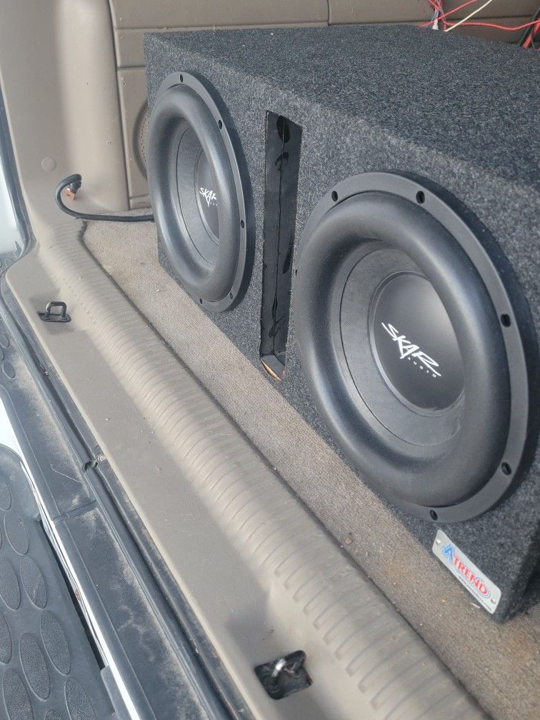 2 12 SKAR AUDIO good Condition $180 Cash