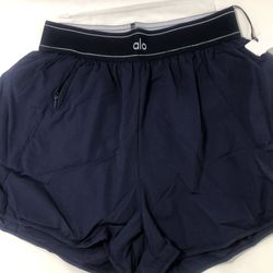 Alo yoga match point shorts in navy blue