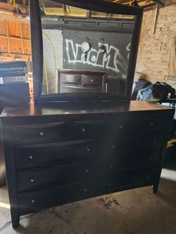 Dresser