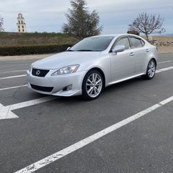 Lexus IS350 