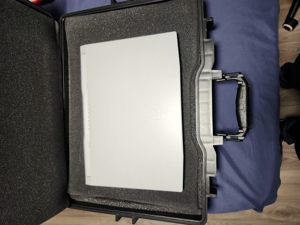 MSI Sword - Laptop de 15.6"