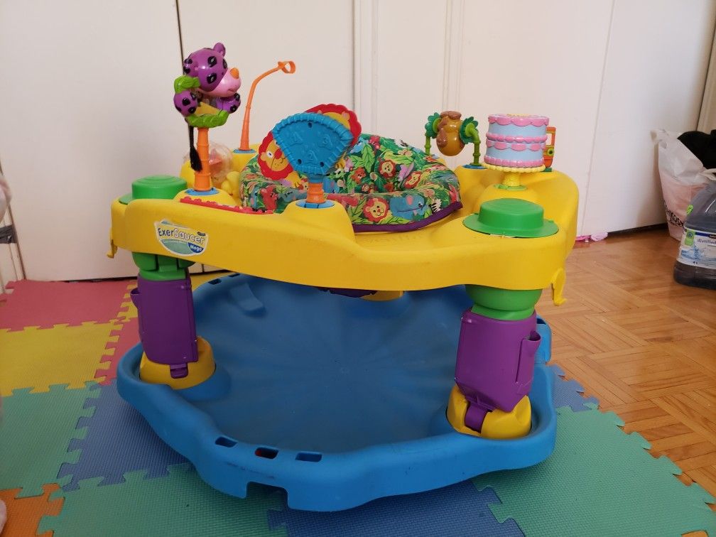 Evenflo excersaucer