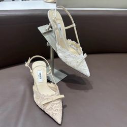 White Fashionable High-heeled Shoes