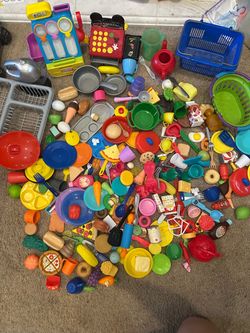Play food and play dishes