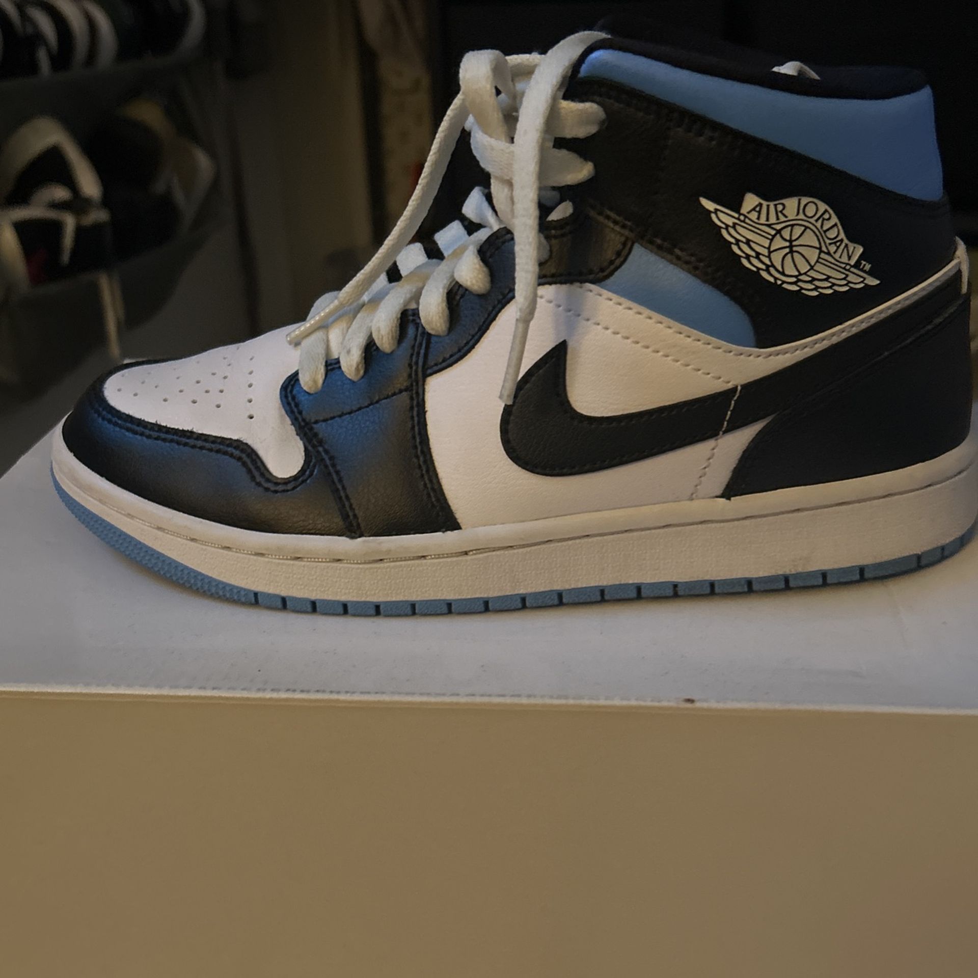 Air Jordan Mid White Black University Blue