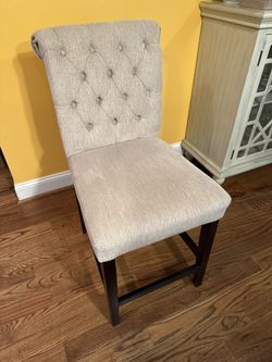 Woodstock Linen Barstools