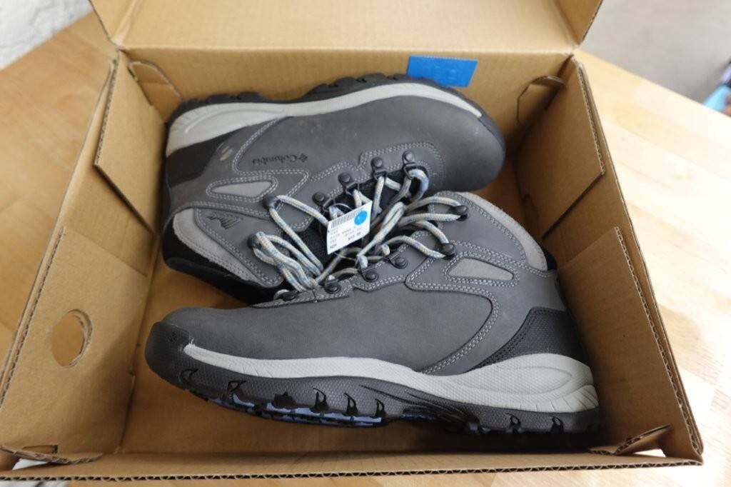 Newton Ridge™ Plus Waterproof Hiking Boot Women’s Size 9