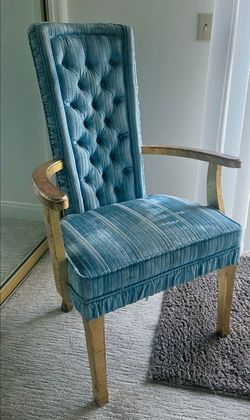 Vintage Tufted High-Back Velvet Armchair