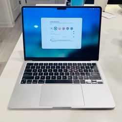 MacBook Air M2 2022