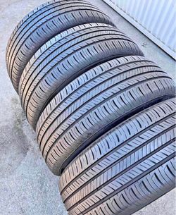 Set 235/60-18 Hankook con el 80% de vida