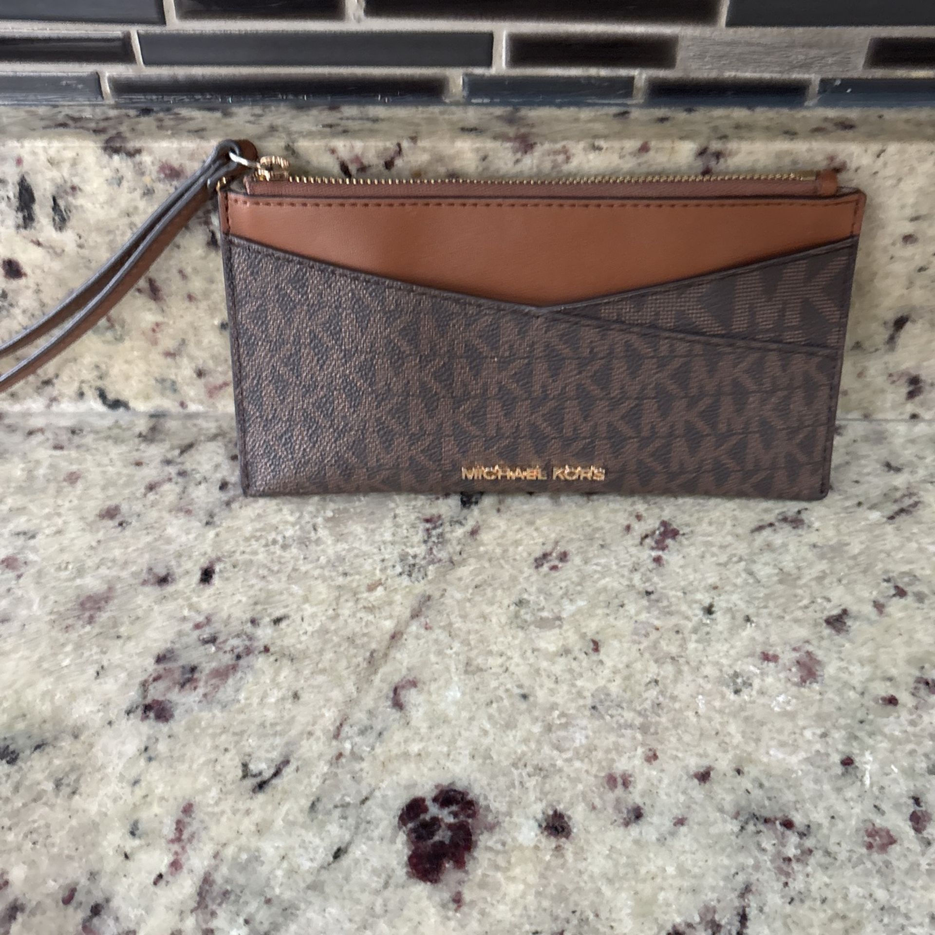 Michael Kors Wristlet Wallet