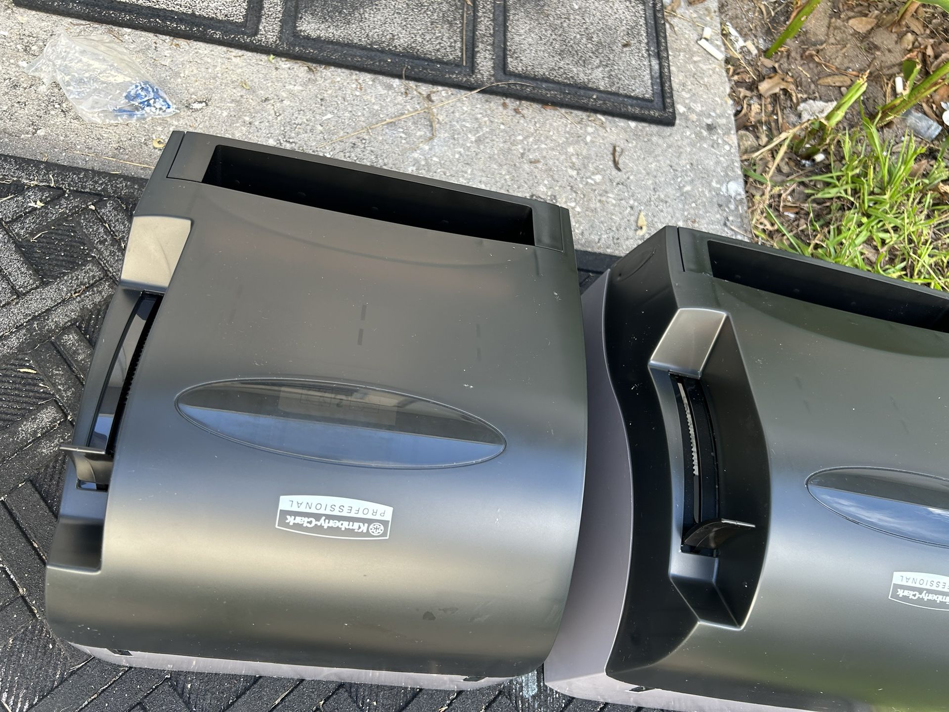 2 Kimberly Clark Professional Levermatic Roll Paper Towels Dispensers BRAND NEW