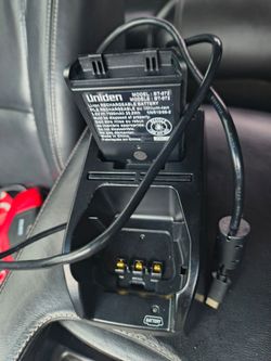 Uniden SDS 150 charging station and battery