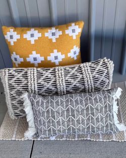 Set of 3 Decorative Throw Pillows