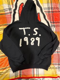Taylor Swift 1989 Large Black Sweatshirt
