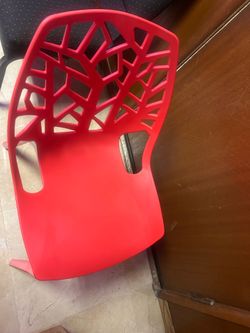 Sillas de platico  fuerte semi nuevas