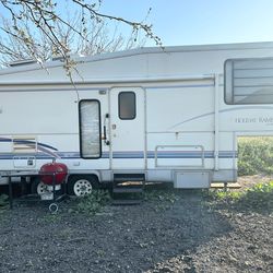 1998 Holiday Rambler 5th wheel price drop