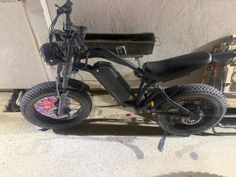 The off-road electric bicycle only travels 29 miles and has complete accessories. Almost brand new.
