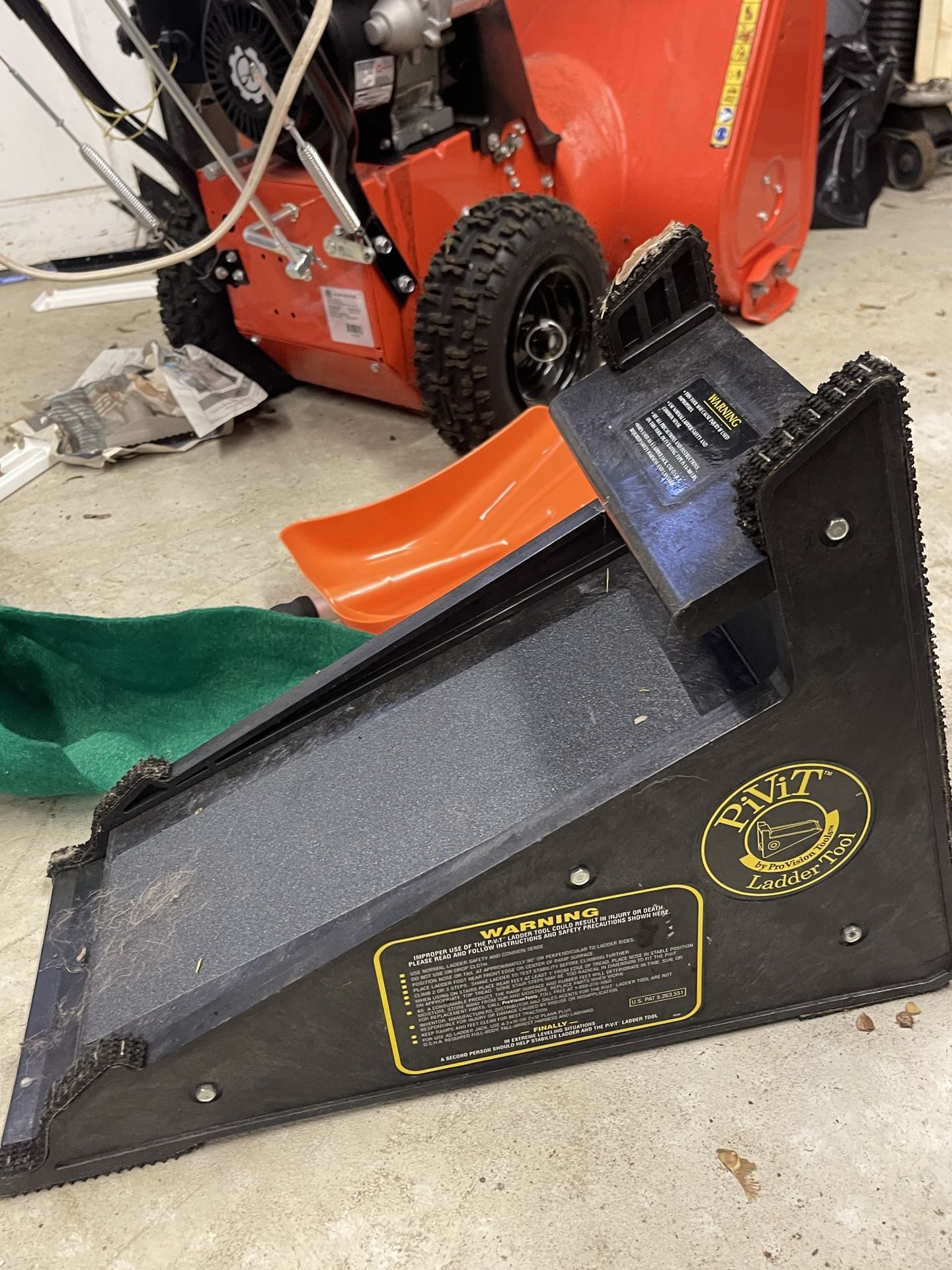 Ladder leveler