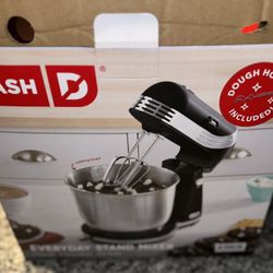 Dash Everyday 3-Quart Stand Mixer