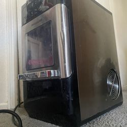 Frigidaire 44 lb. Countertop Nugget Ice Maker (Model EFIC235)