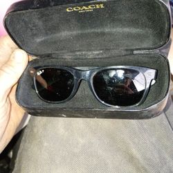 Ray-Ban New Wafer Inside Of A Coach Sunglass Case Very Minimal Scratches On The Lenses