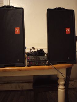 The Receiver And The. Ampefre And. The. Two. Speaker. The. Like New. Very. Good. Condition. Work Perfect 