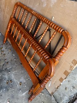 Wood Spindle Bed Frame and Rails