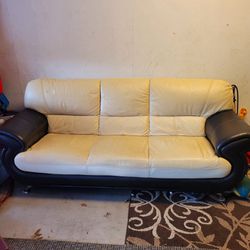 Leather Black And White Couch With Pillows