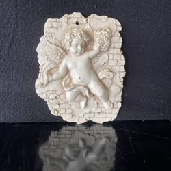 Cherub Wall Hanging 