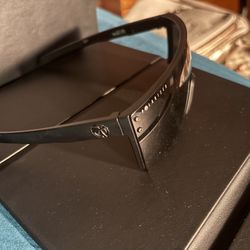 Glasses/shades By Heatwave