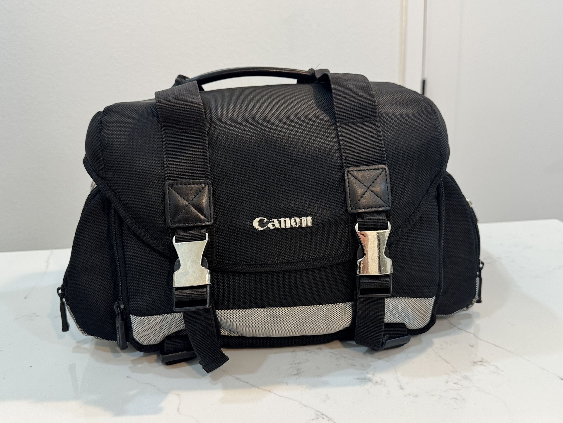 Canon 200DG Deluxe Gadget Camera DSLR Bag
