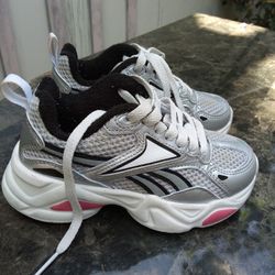 !! Kids Shoes Reebok Size 11