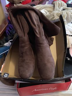 New 11w long boots